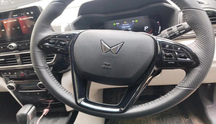 2025 Mahindra XUV 3XO AX5 1.2 L TCMPFI AT, Petrol, Automatic, 5,035 km, interior