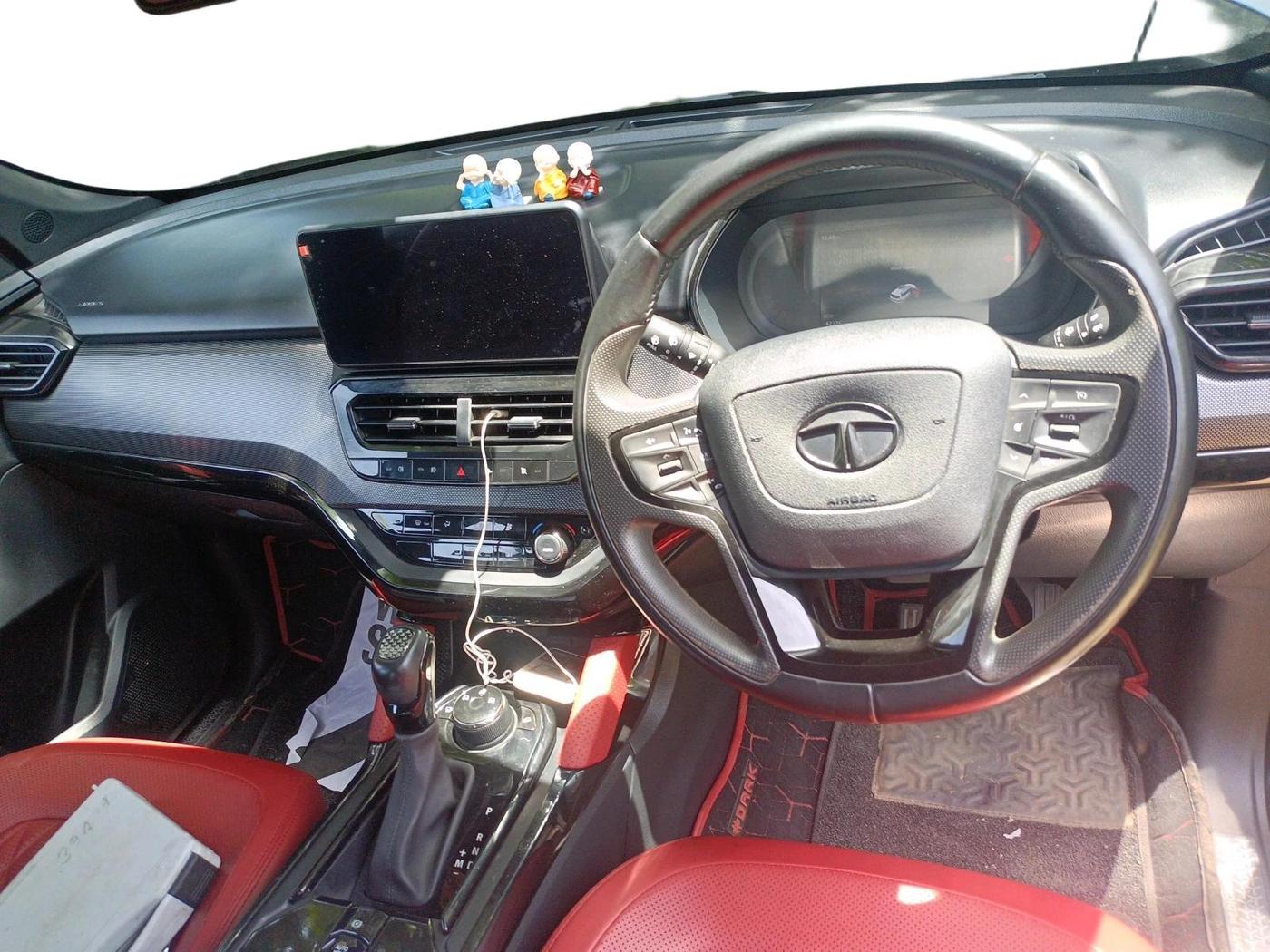 2023 Tata Safari XZA PLUS O 6STR DARK, Diesel, Automatic, 42,226 km, interior