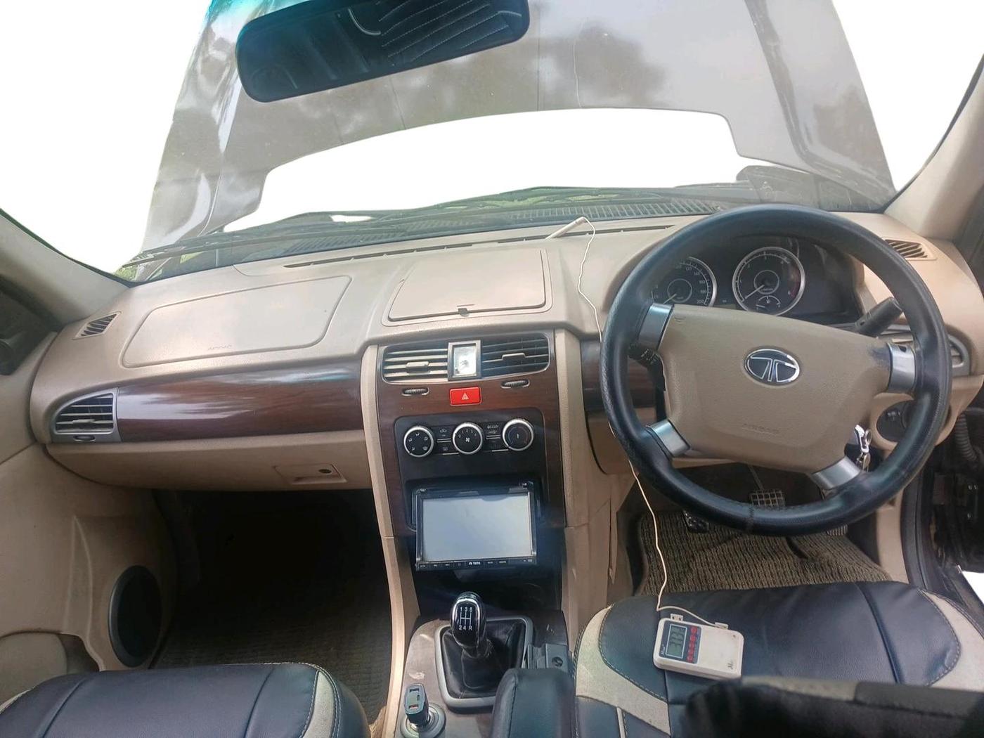 2014 Tata Safari Storme 2.2 VX 4X2, Diesel, Manual, 1,31,770 km, interior