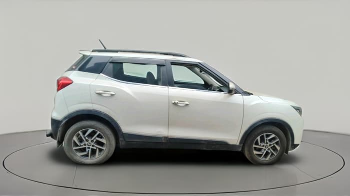 2023 Mahindra XUV300 W8 (O) 1.2 PETROL, Petrol, Manual, 68,625 km, exterior