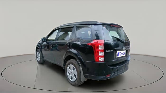 2017 Mahindra XUV500 W6, Diesel, Manual, 1,28,440 km, exterior