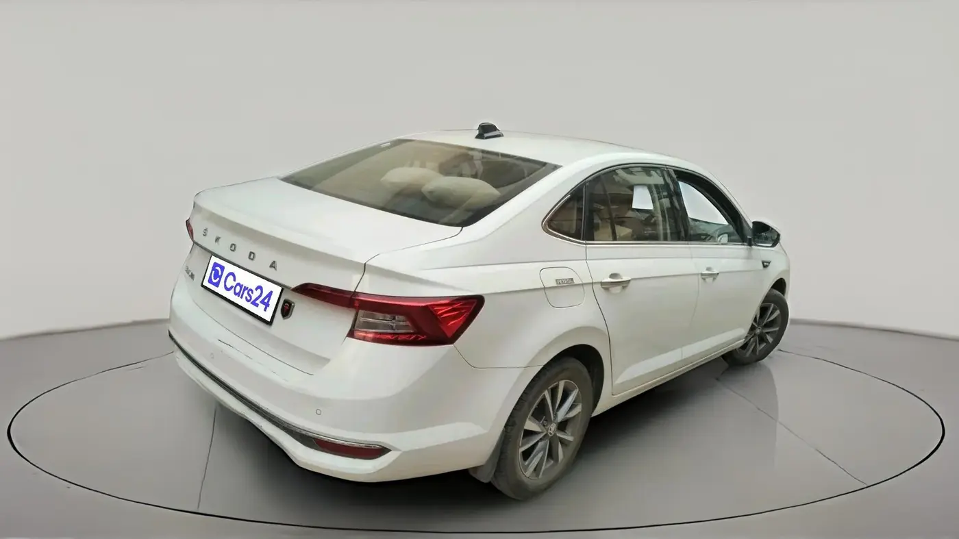 2022 Skoda SLAVIA STYLE 1.0L TSI MT, Petrol, Manual, 34,212 km, exterior