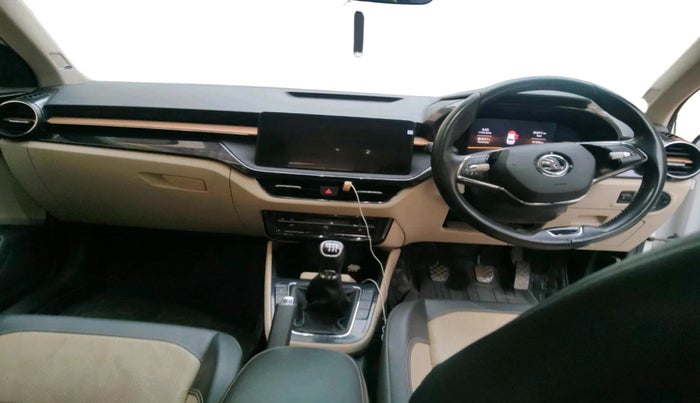 2022 Skoda SLAVIA STYLE 1.0L TSI MT, Petrol, Manual, 34,212 km, interior