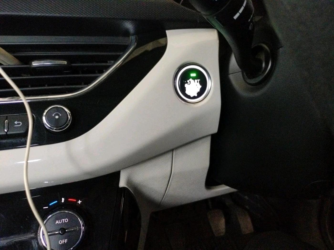 2020 Tata NEXON XZ PLUS PETROL, Petrol, Manual, 27,823 km, interior