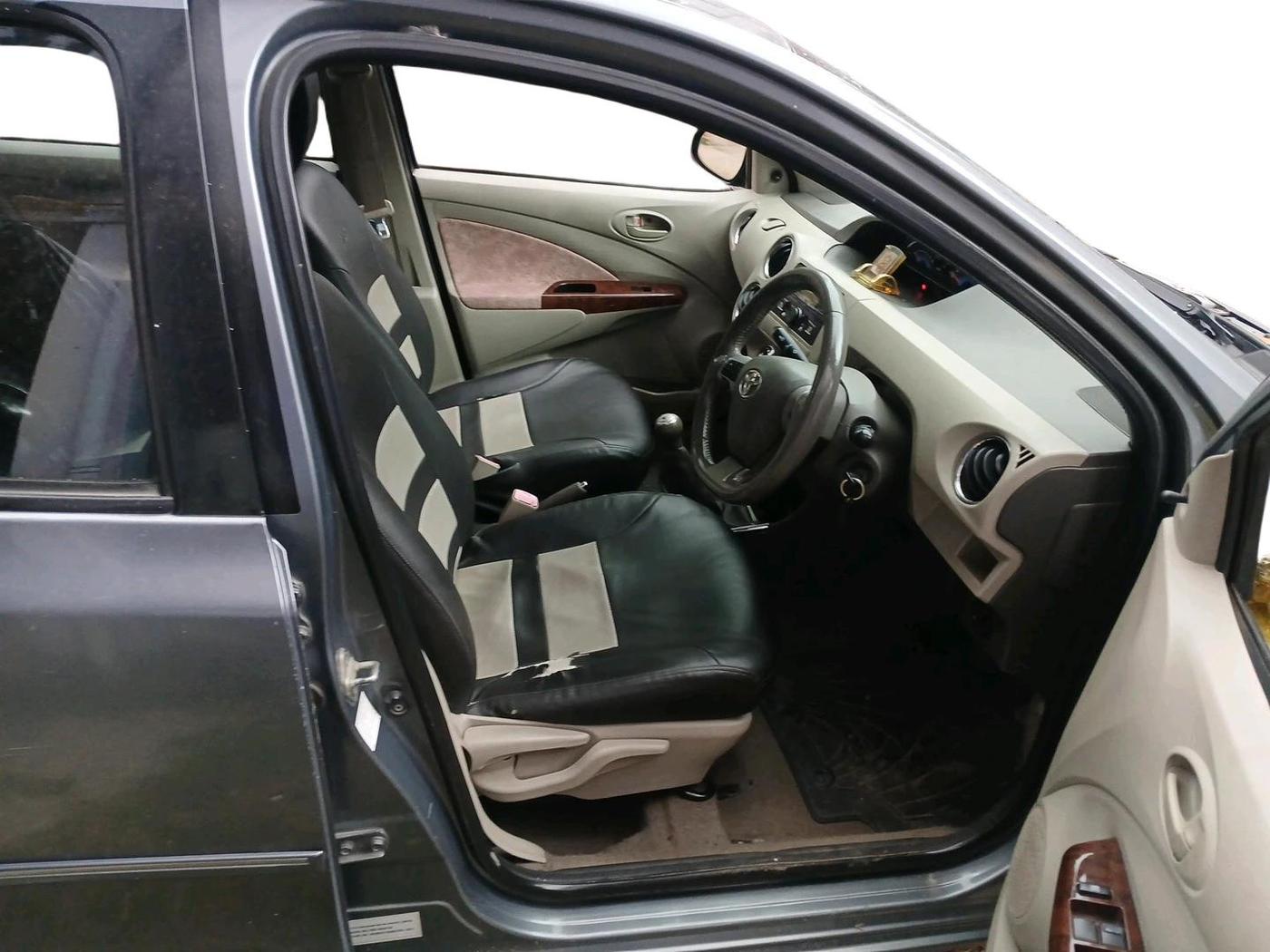 2014 Toyota Etios V, Petrol, Manual, 45,005 km, interior
