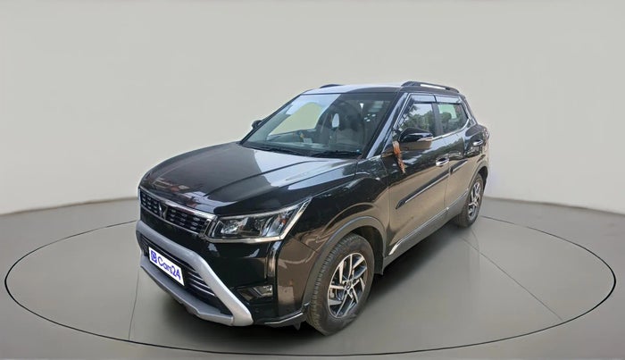 2024 Mahindra XUV300 W8 (O) 1.2 PETROL, Petrol, Manual, 13,174 km, exterior