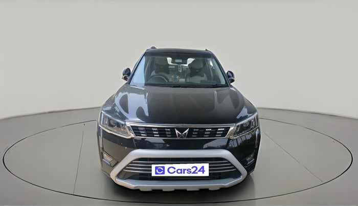 2024 Mahindra XUV300 W8 (O) 1.2 PETROL, Petrol, Manual, 13,174 km, exterior