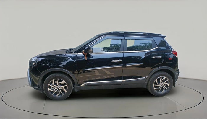 2024 Mahindra XUV300 W8 (O) 1.2 PETROL, Petrol, Manual, 13,174 km, exterior