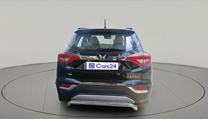 2024 Mahindra XUV300 W8 (O) 1.2 PETROL, Petrol, Manual, 13,174 km, exterior