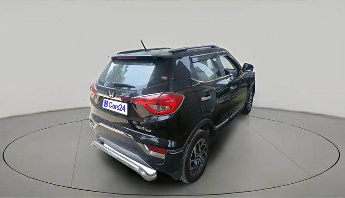 2024 Mahindra XUV300 W8 (O) 1.2 PETROL, Petrol, Manual, 13,174 km, exterior
