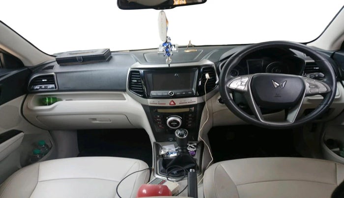 2024 Mahindra XUV300 W8 (O) 1.2 PETROL, Petrol, Manual, 13,174 km, interior