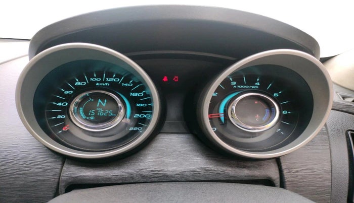 2015 Mahindra XUV500 W10, Diesel, Manual, 1,51,625 km, interior