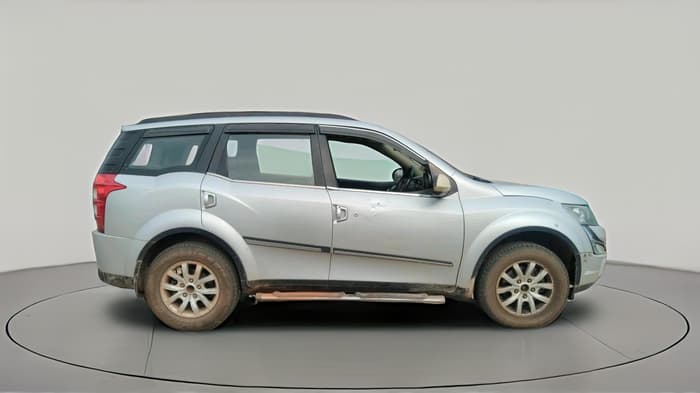 2016 Mahindra XUV500 W8 1.99, Diesel, Manual, 1,06,116 km, exterior