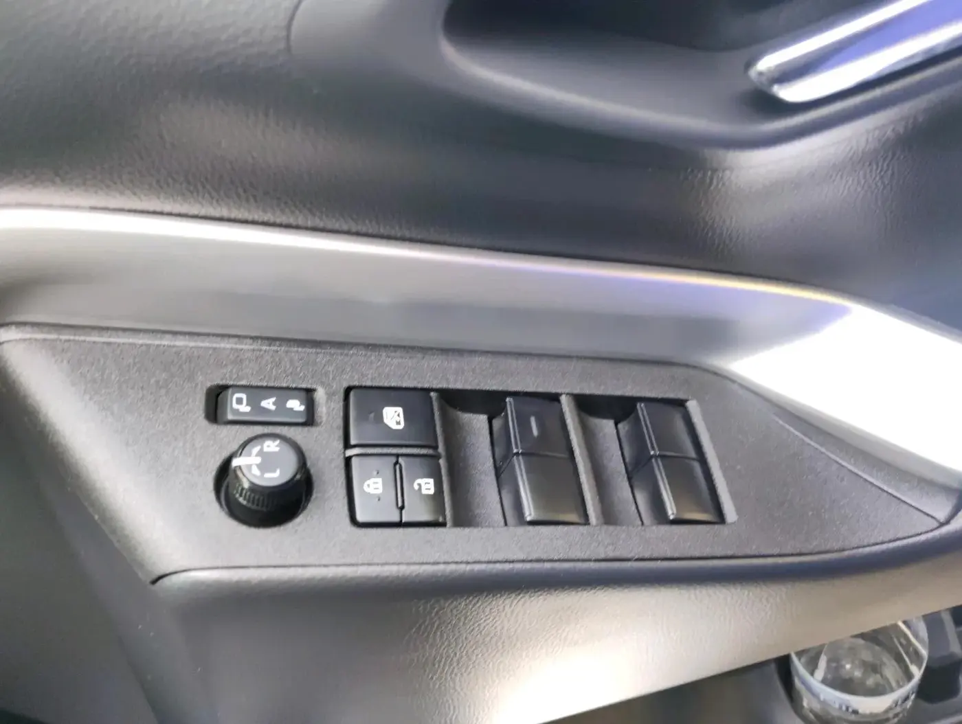 2025 Toyota INNOVA HYCROSS ZX HYBRID 7 STR, Hybrid, Automatic, 2,087 km, interior