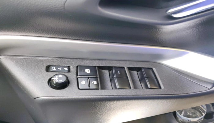 2025 Toyota INNOVA HYCROSS ZX HYBRID 7 STR, Hybrid, Automatic, 2,087 km, interior