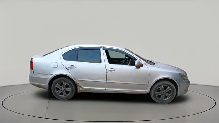 2011 Skoda Laura AMBIENTE 1.8 TSI, Petrol, Manual, 78,920 km, exterior