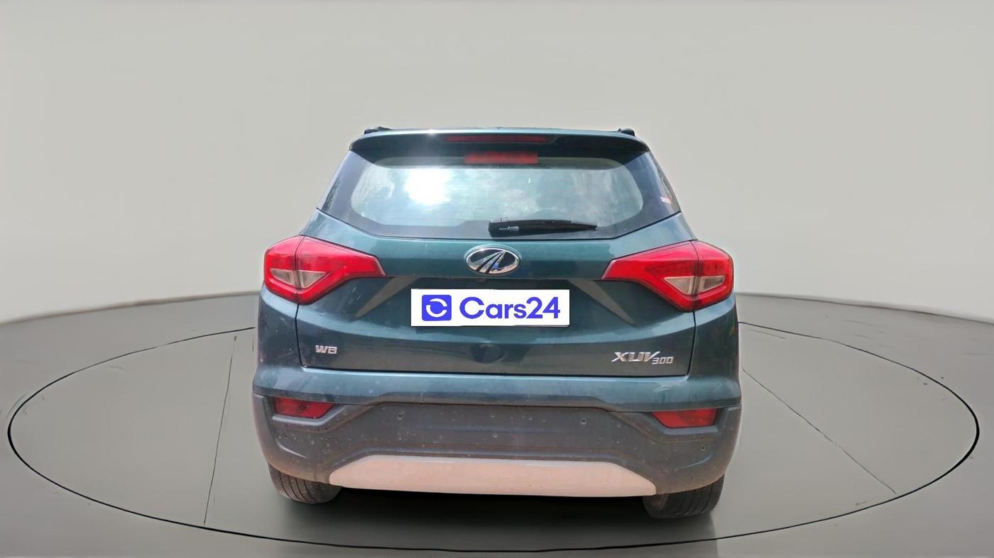 2021 Mahindra XUV300 W8 1.2 PETROL, Petrol, Manual, 32,077 km, exterior