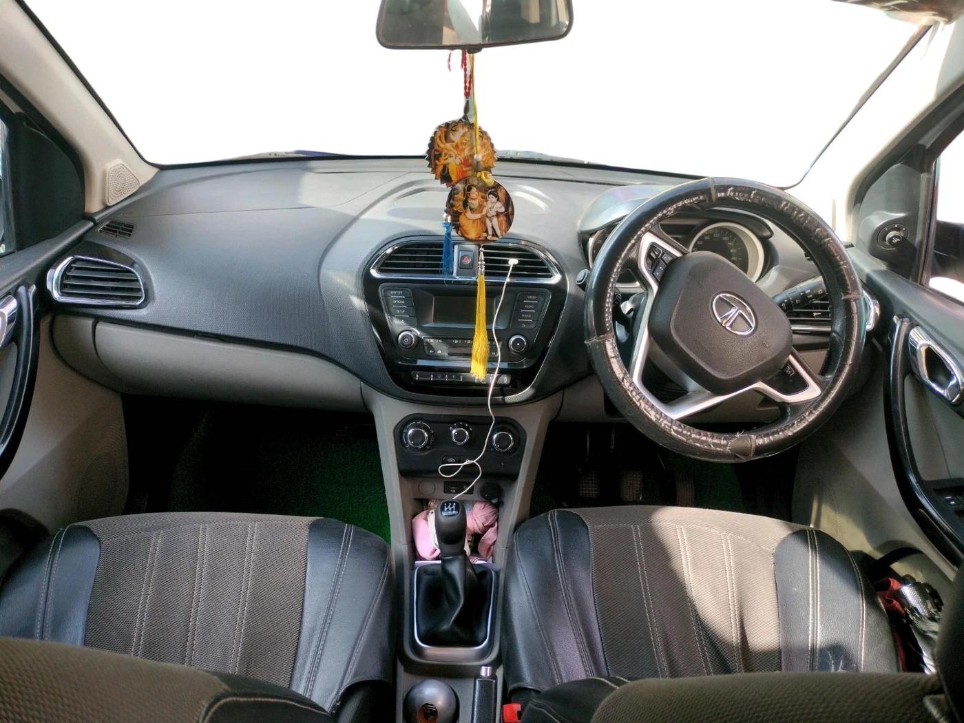 2017 Tata Tiago XZ PETROL, Petrol, Manual, 84,186 km, interior