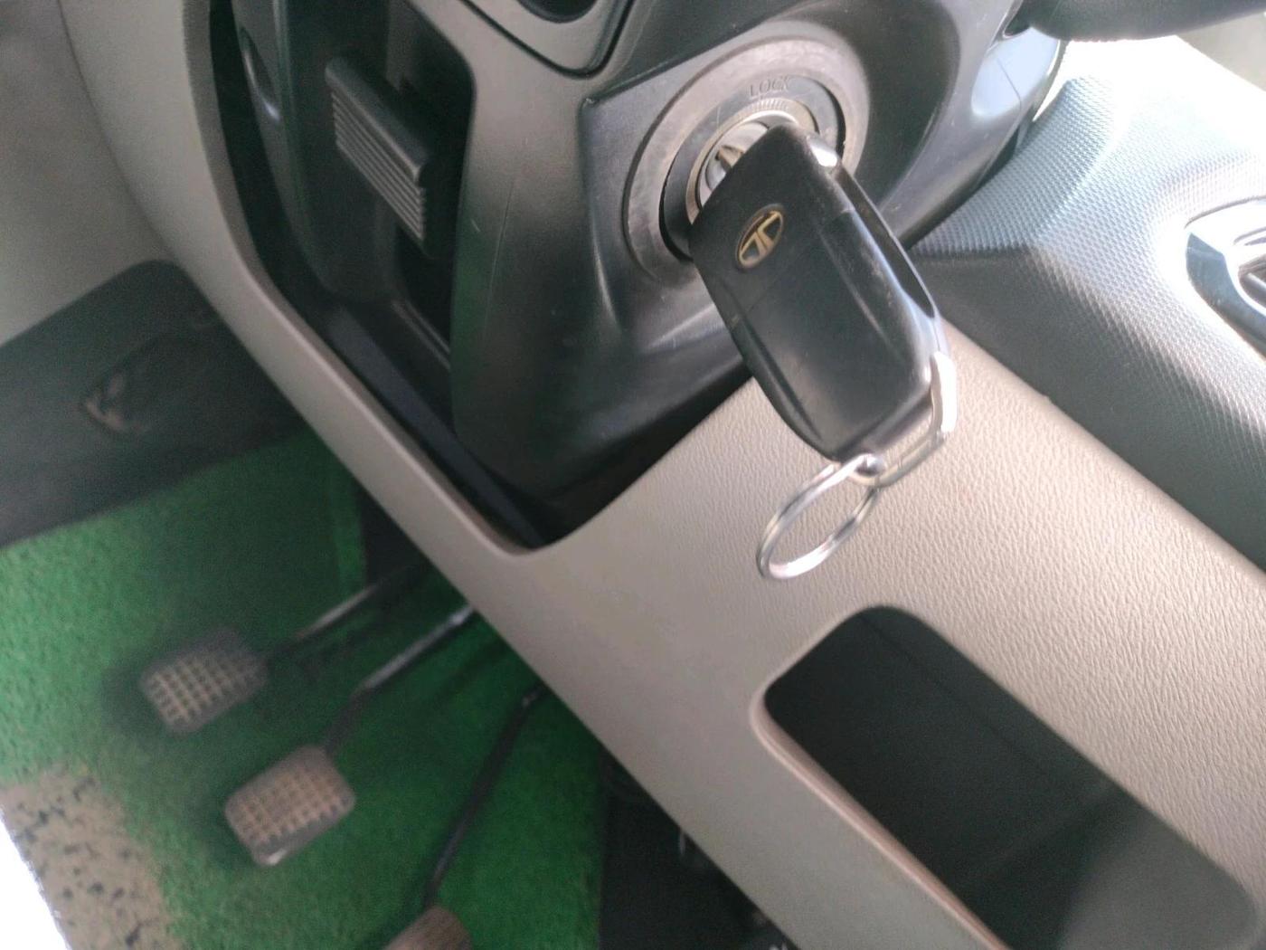 2017 Tata Tiago XZ PETROL, Petrol, Manual, 84,186 km, interior