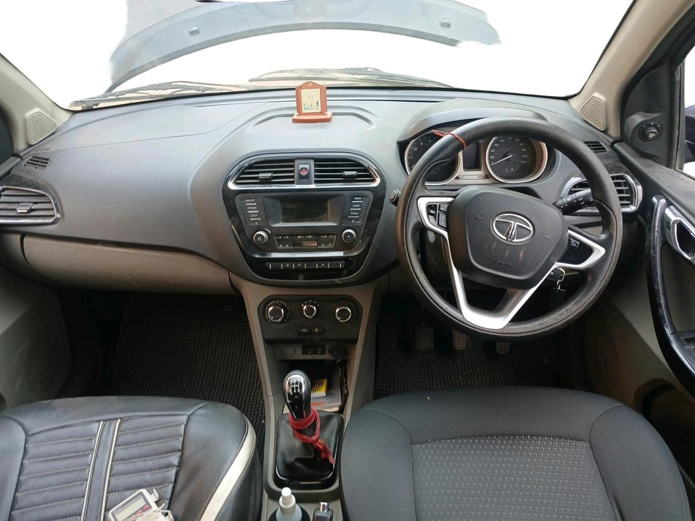 2017 Tata Tiago XZ PETROL, Petrol, Manual, 61,920 km, interior