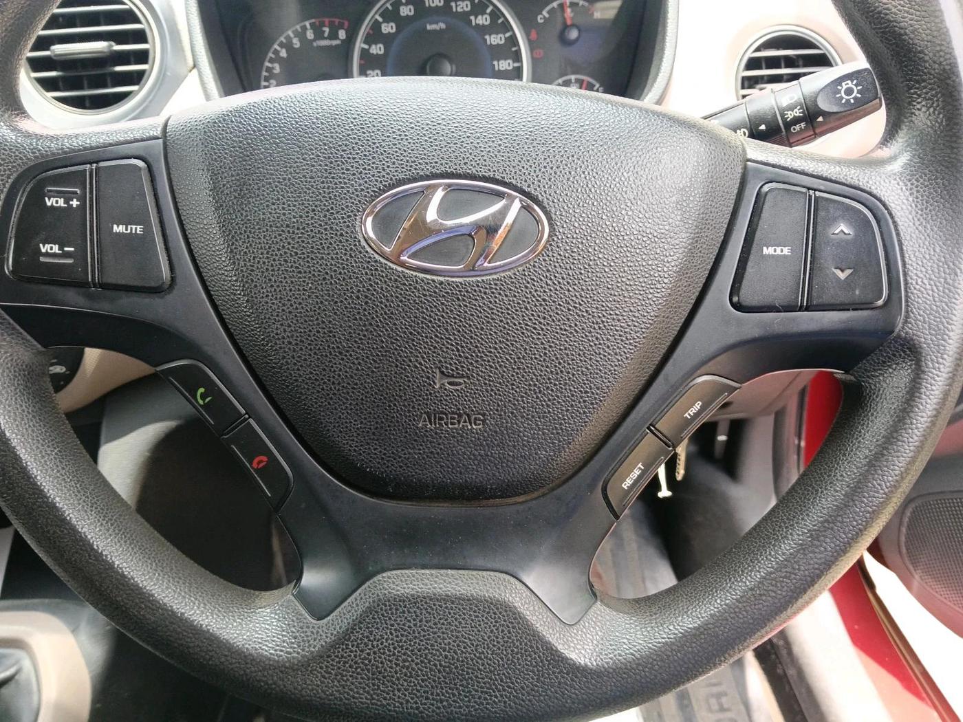 2017 Hyundai Grand i10 SPORTZ 1.2 KAPPA VTVT, Petrol, Manual, 95,063 km, interior