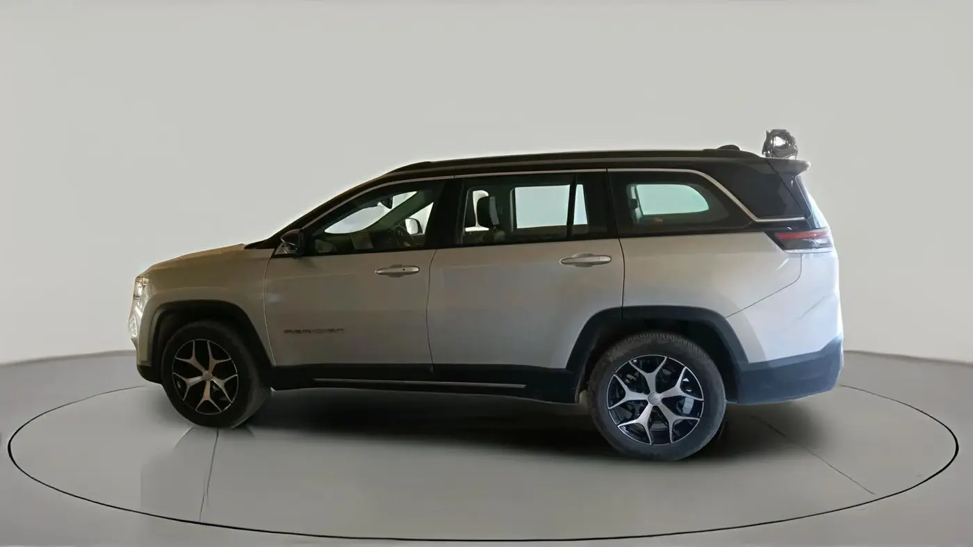 2023 Jeep MERIDIAN LIMITED (O) 4X2 AT, Diesel, Automatic, 23,500 km, exterior