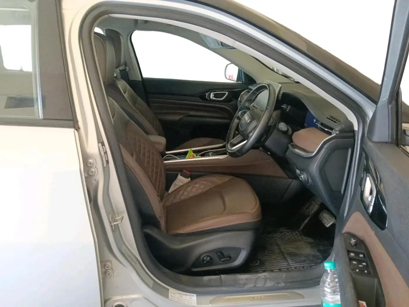 2023 Jeep MERIDIAN LIMITED (O) 4X2 AT, Diesel, Automatic, 23,500 km, interior