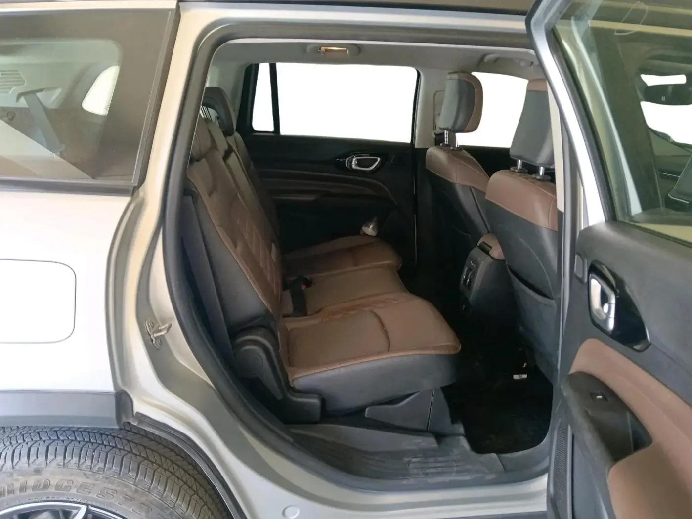 2023 Jeep MERIDIAN LIMITED (O) 4X2 AT, Diesel, Automatic, 23,500 km, interior