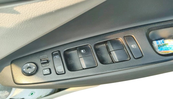 2020 Hyundai AURA SX 1.2, Petrol, Manual, 1,16,536 km, interior