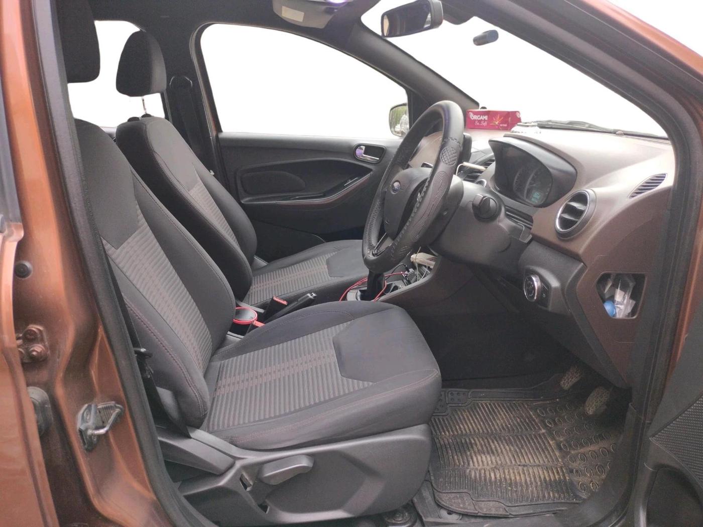 2019 Ford FREESTYLE TITANIUM PLUS 1.2 PETROL, Petrol, Manual, 1,00,976 km, interior