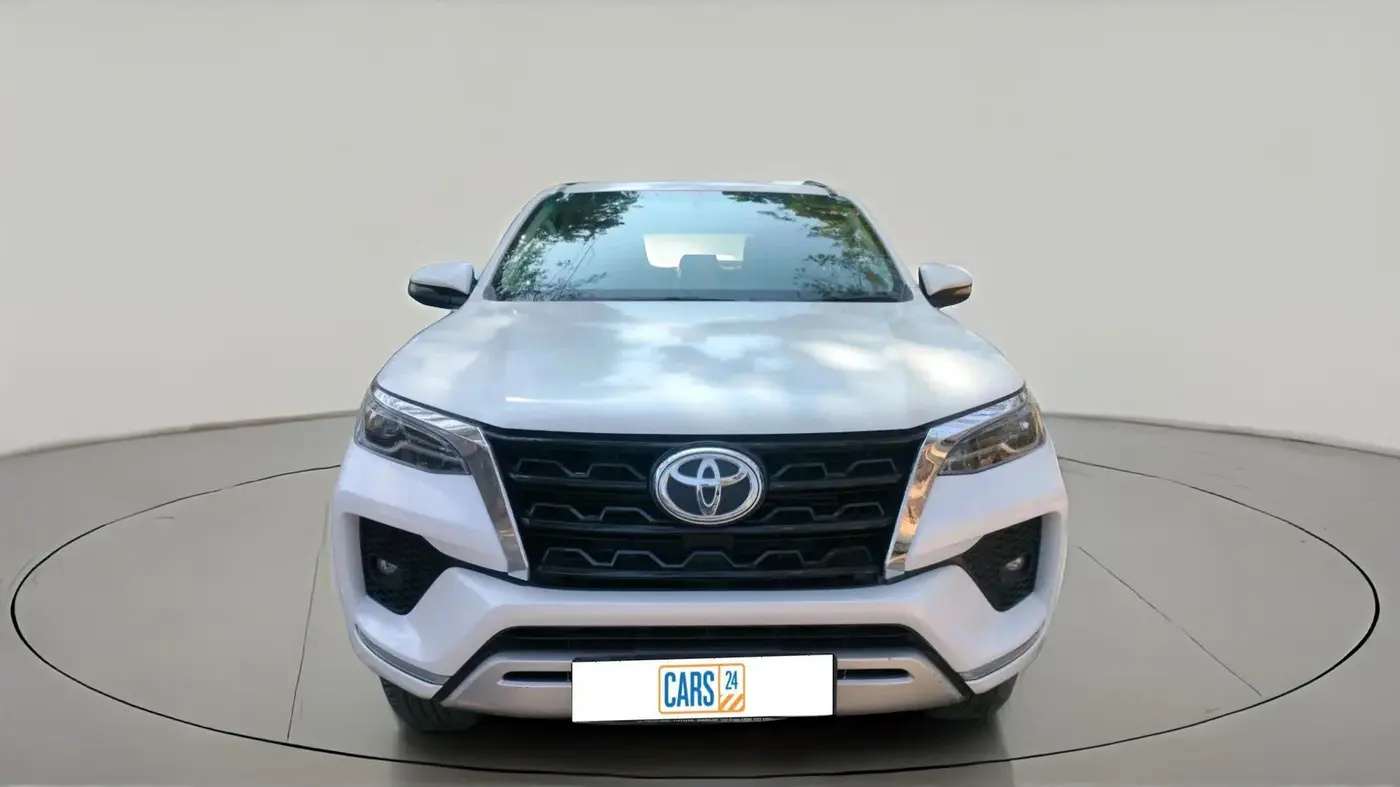 2024 Toyota Fortuner 4X2 MT 2.8 DIESEL, Diesel, Manual, 20,066 km, exterior