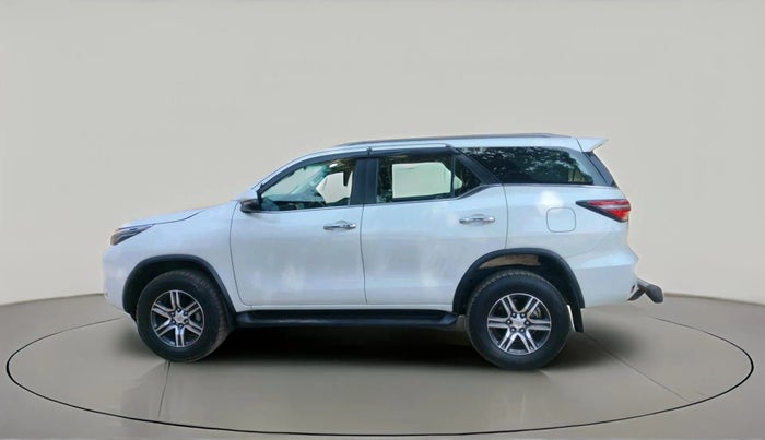 2024 Toyota Fortuner 4X2 MT 2.8 DIESEL, Diesel, Manual, 20,066 km, exterior