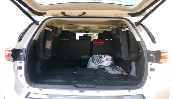 2024 Toyota Fortuner 4X2 MT 2.8 DIESEL, Diesel, Manual, 20,066 km, exterior