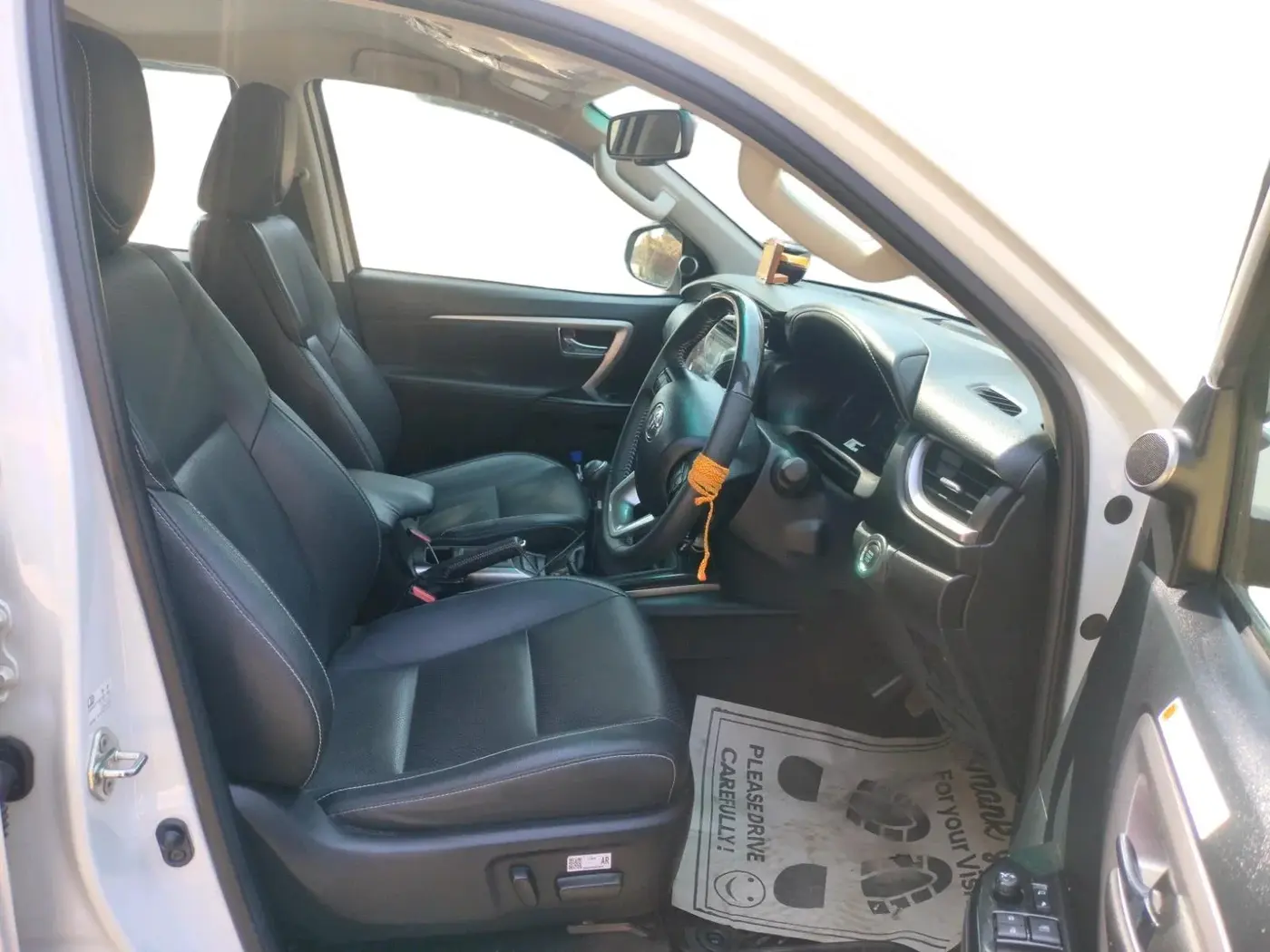2024 Toyota Fortuner 4X2 MT 2.8 DIESEL, Diesel, Manual, 20,066 km, interior