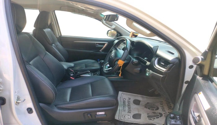 2024 Toyota Fortuner 4X2 MT 2.8 DIESEL, Diesel, Manual, 20,066 km, interior