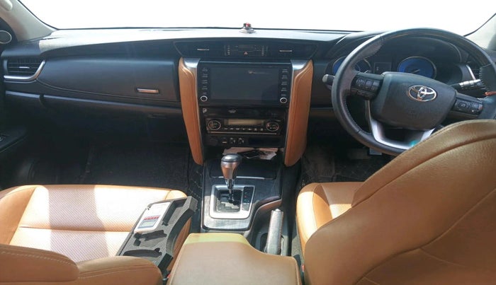 2022 Toyota Fortuner 4X2 AT 2.8 DIESEL, Diesel, Automatic, 66,590 km, interior