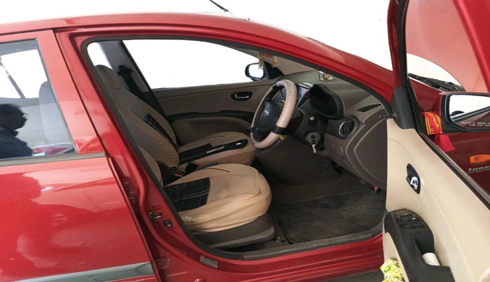 2011 Hyundai i10 MAGNA 1.1, Petrol, Manual, 1,19,968 km, interior