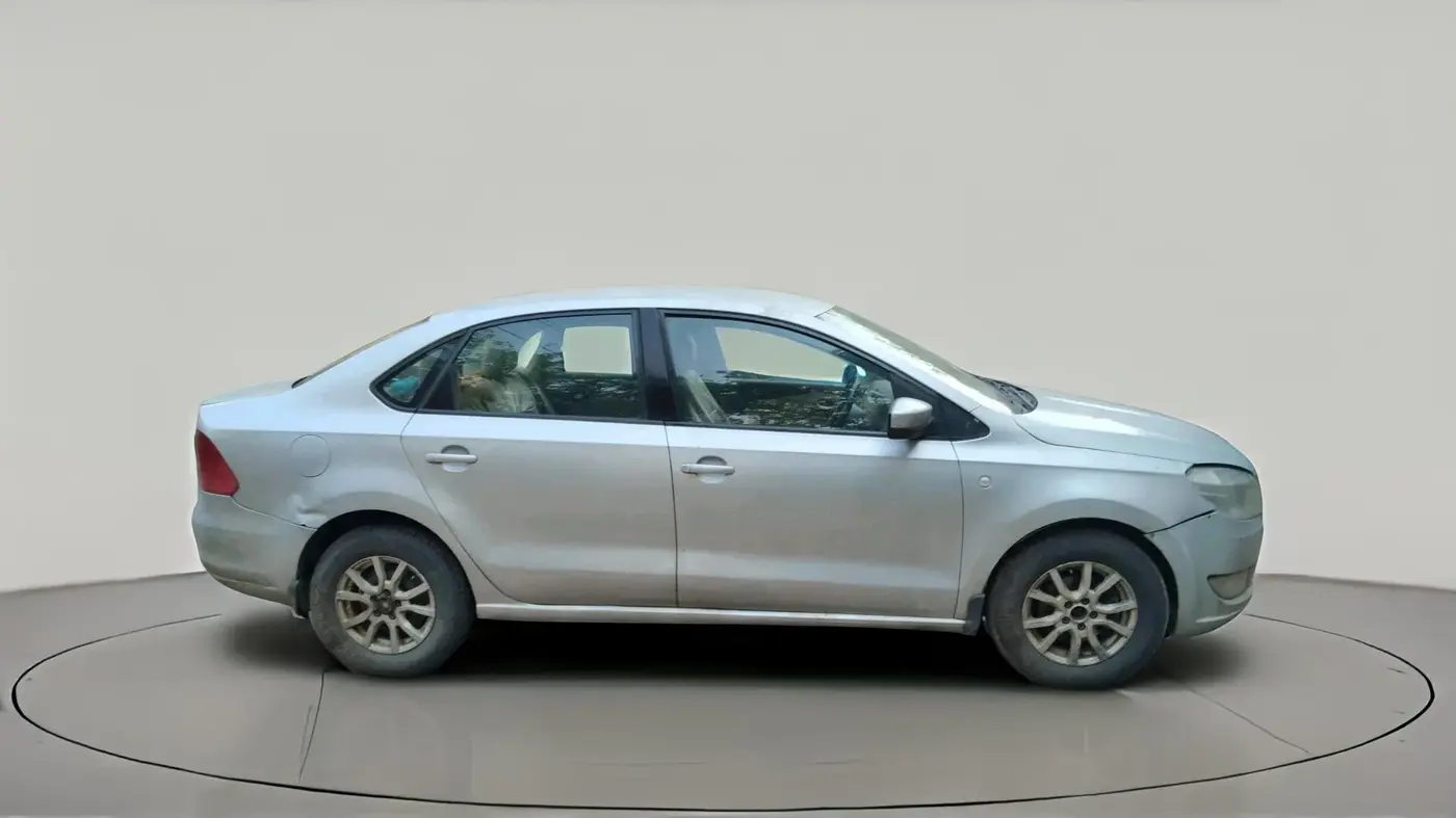 2013 Skoda Rapid AMBITION 1.6 TDI CR MT, Diesel, Manual, 1,08,810 km, exterior