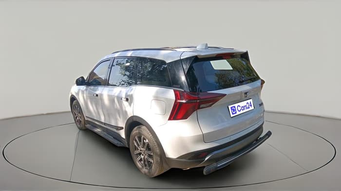 2022 Mahindra XUV700 AX 7 LUXURY P AT 7 STR, Petrol, Automatic, 26,955 km, exterior