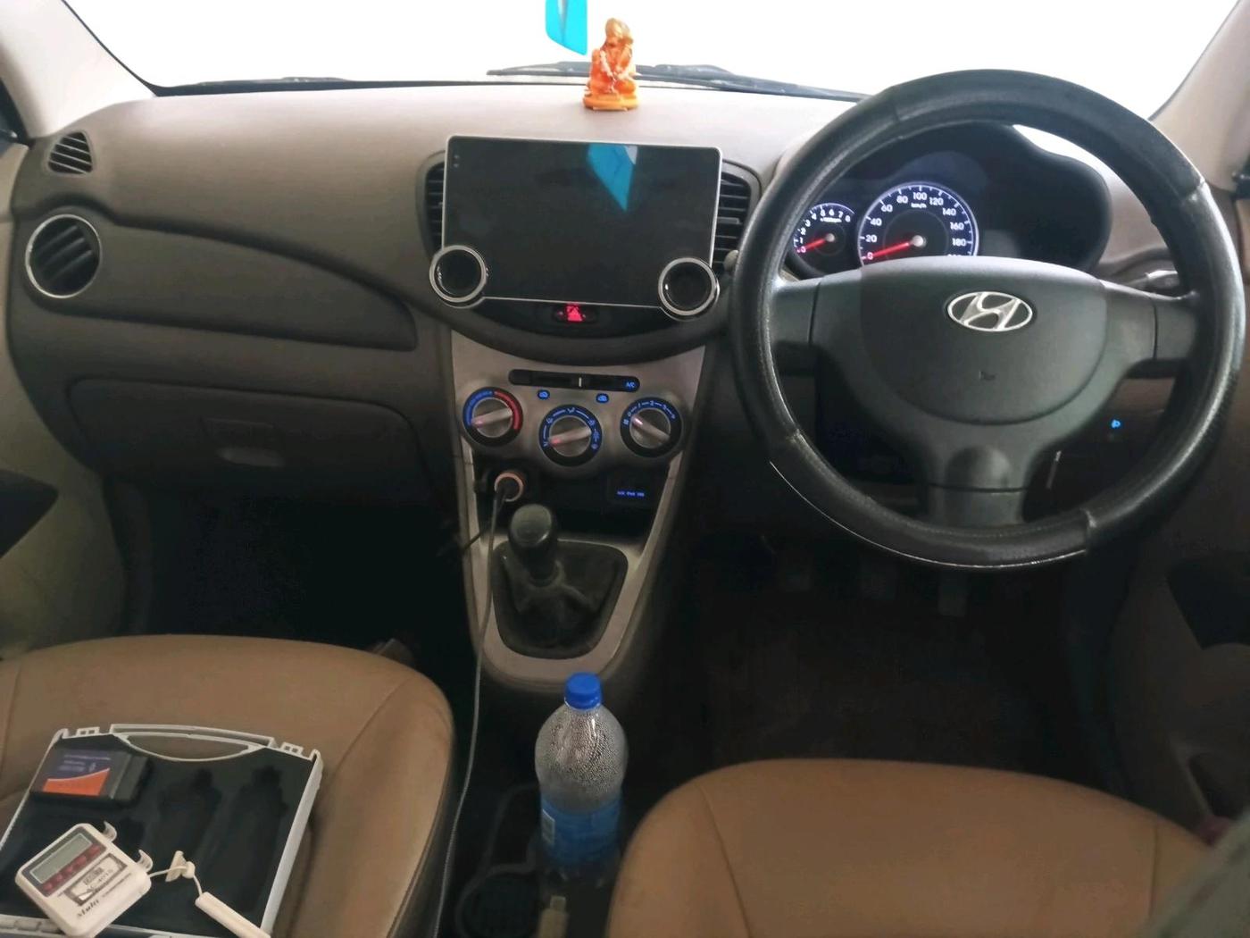 2014 Hyundai i10 SPORTZ 1.1, Petrol, Manual, 53,688 km, interior