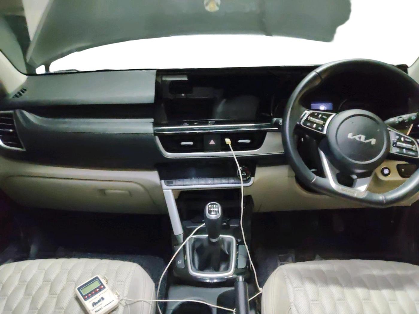 2022 KIA SELTOS HTX PETROL 1.5, Petrol, Manual, 8,976 km, interior