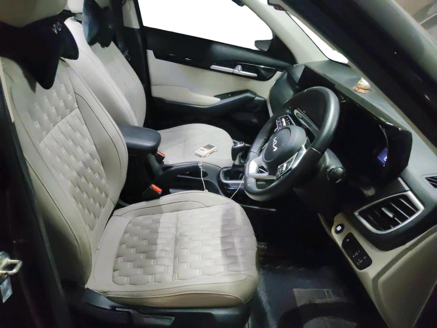 2022 KIA SELTOS HTX PETROL 1.5, Petrol, Manual, 8,976 km, interior