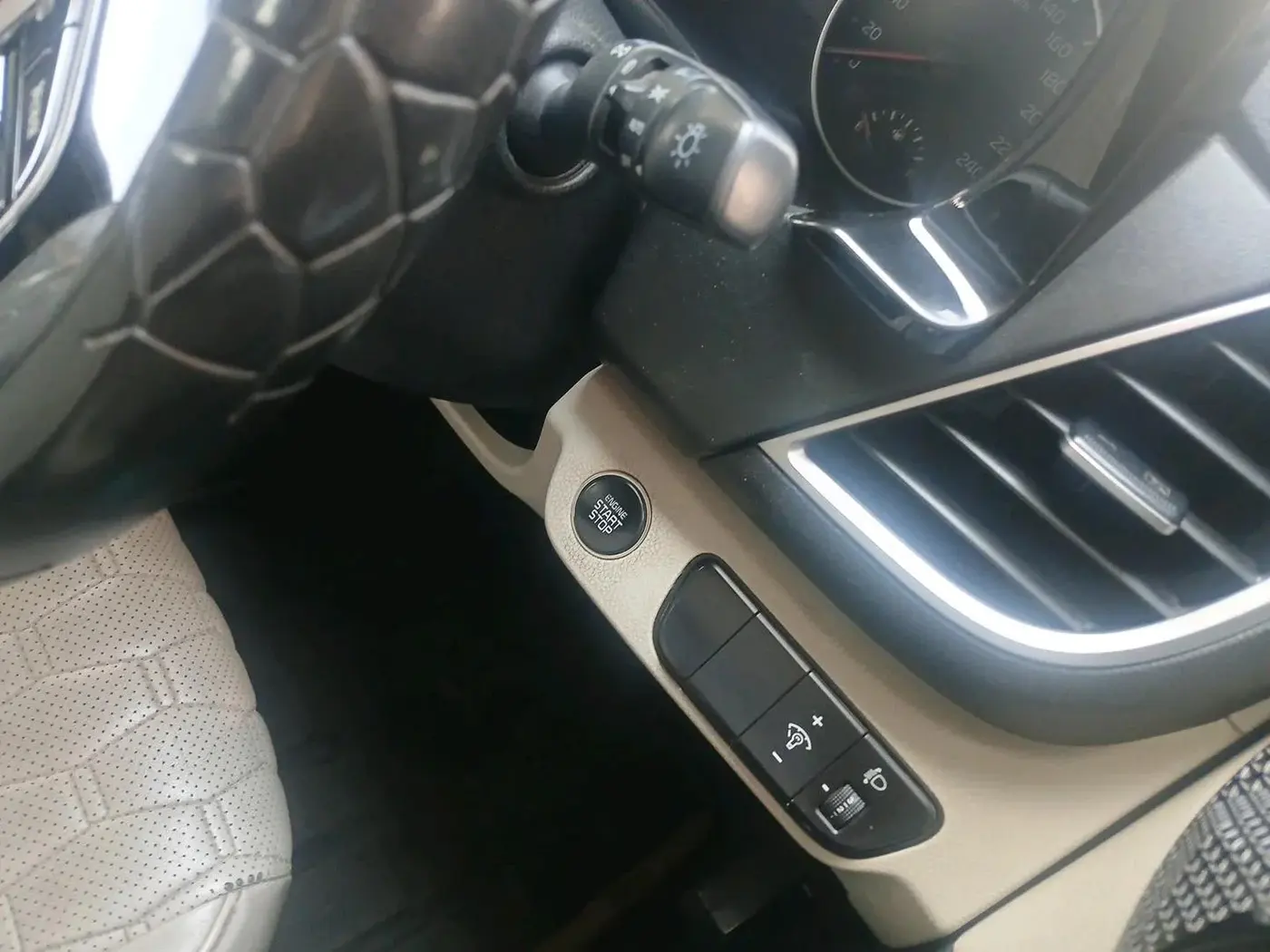 2020 KIA SELTOS HTX 1.5 DIESEL, Diesel, Manual, 1,22,561 km, interior