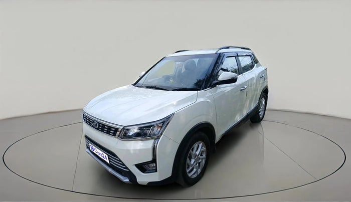 2022 Mahindra XUV300 W8 1.2 PETROL, Petrol, Manual, 35,359 km, exterior