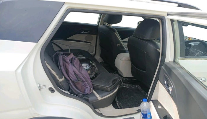 2022 Mahindra XUV300 W8 1.2 PETROL, Petrol, Manual, 35,359 km, interior