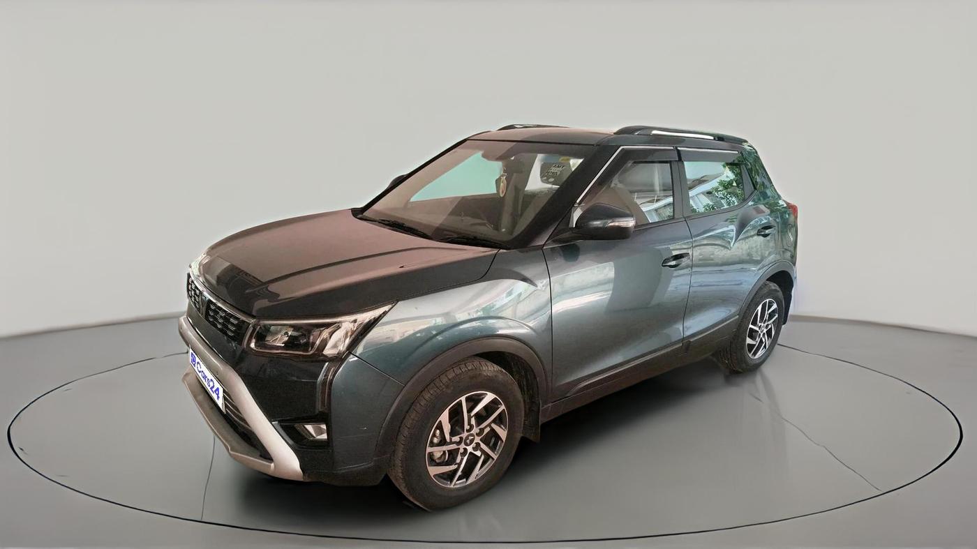2022 Mahindra XUV300 W8 (O) 1.2 PETROL AMT, Petrol, Automatic, 14,833 km, exterior