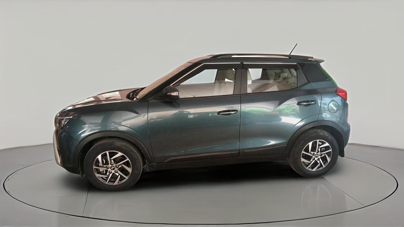 2022 Mahindra XUV300 W8 (O) 1.2 PETROL AMT, Petrol, Automatic, 14,833 km, exterior
