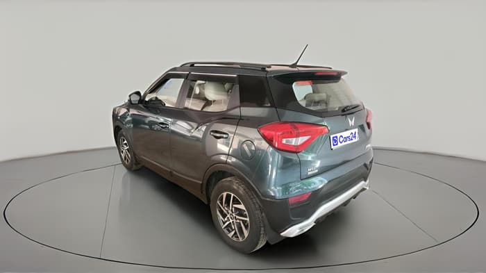 2022 Mahindra XUV300 W8 (O) 1.2 PETROL AMT, Petrol, Automatic, 14,833 km, exterior
