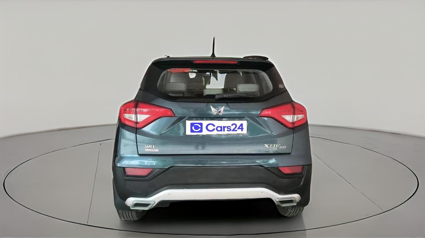 2022 Mahindra XUV300 W8 (O) 1.2 PETROL AMT, Petrol, Automatic, 14,833 km, exterior