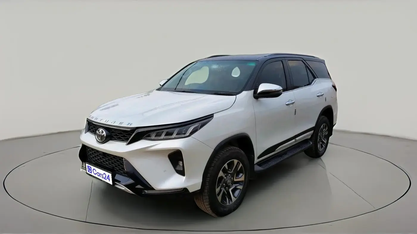 2025 Toyota Fortuner 4X4 AT 2.8 LEGENDER, Diesel, Automatic, 13,867 km, exterior